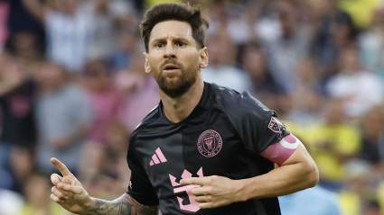 Lionel Messi hace historia mientras se desata el debate sobre Cristiano Ronaldo.