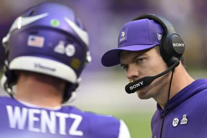 Noticias de los Vikings: Minnesota contrata a un ex mariscal de campo candidato a MVP.