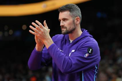 El Utah Jazz anuncia a Kevin Love antes del partido contra los Nuggets