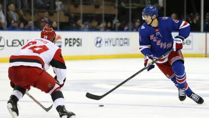 Rumores sobre la fecha límite de traspasos de los Carolina Hurricanes en la NHL: Posibilidades de Vincent Trocheck, actualización sobre la situación del portero