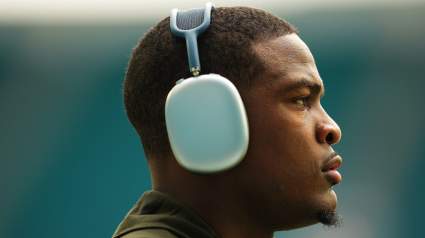 Los Bears intercambian a D'Andre Swift y una selección del draft por un corredor explosivo de 1800 yardas.