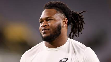 Un exitoso intercambio intercambia a una superestrella de los Eagles por la selección general número 10