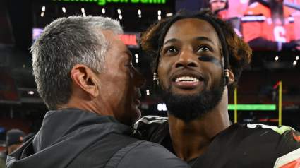 Los Browns intercambian a un jugador Pro Bowler de 100 millones de dólares con los Packers a cambio de una selección del Draft.