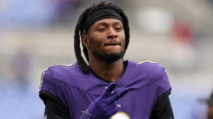 El receptor All-Pro DeAndre Hopkins critica duramente a la ofensiva de los Ravens en las redes sociales.