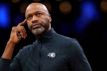 La paciencia de Jamahl Mosley se está agotando en medio de la mala racha de los Magic.