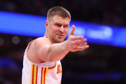 Los Warriors anuncian el plan de minutos de Kristaps Porzingis contra el Thunder