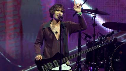 Una banda de rock de los 2000 revela cómo fue ir de gira con el grupo pop Jonas Brothers en una anécdota inesperada.