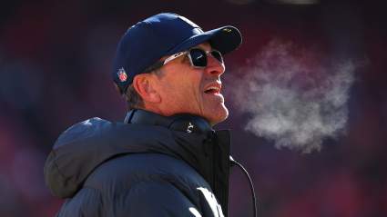 Jim Harbaugh, de los Chargers, revela el plan para la línea ofensiva de cara a 2026.