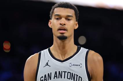 Los Spurs revelan a sus titulares con la decisión final sobre Victor Wembanyama.