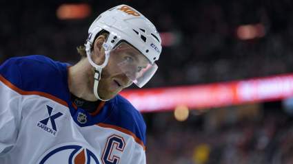 Connor McDavid podría contemplar el futuro de los Oilers en verano