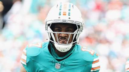 Se espera que los Broncos reciban llamadas por la dupla de receptores abiertos tras el traspaso de Jaylen Waddle.