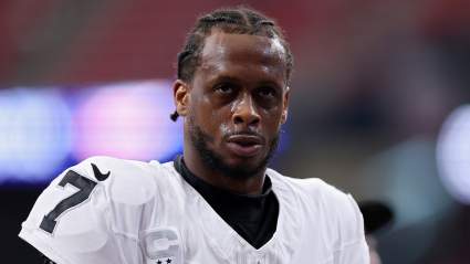 Geno Smith se involucra en una extraña pelea en redes sociales tras la mudanza de los Raiders