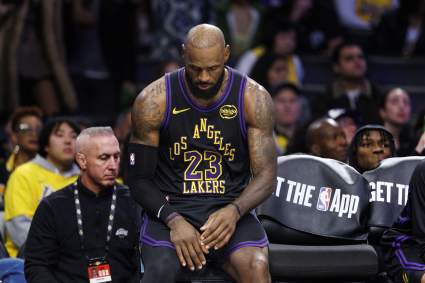 Los Angeles Lakers anuncian a LeBron James antes del partido contra los Timberwolves