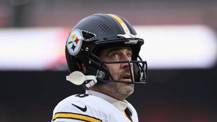 Un intercambio alocado en la NFL permite a los Steelers conseguir un quarterback de alto potencial para deshacerse de Aaron Rodgers