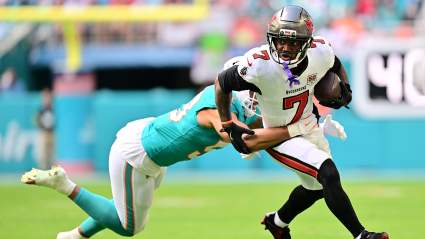 Los Dolphins renuevan contrato con exselección del Draft de 2022 en plena temporada baja de la NFL