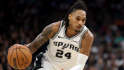 Los Spurs anuncian la lesión de Devin Vassell antes del partido contra los Kings.