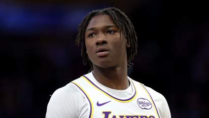 El novato de los Lakers rompe el silencio sobre la brutal decisión del roster de la G-League