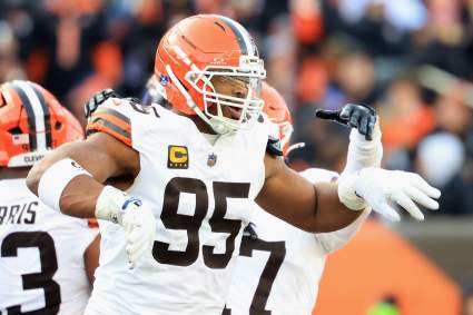 Los Bears reciben malas noticias sobre el traspaso de Myles Garrett en medio de la actualización de Schefter.