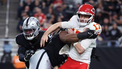 Los Raiders hacen movimientos para recuperar a dos titulares de la temporada pasada