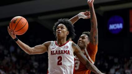 Aden Holloway no se unirá a Alabama para los octavos de final a pesar de haber recibido autorización para viajar.