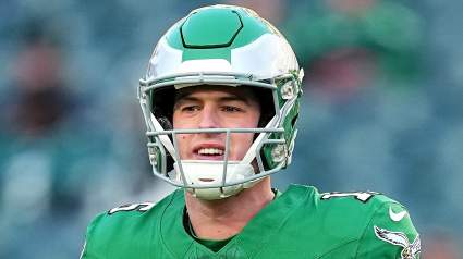 Tanner McKee, de los Eagles, recibe buenas noticias sobre su futuro en el equipo a pesar del traspaso.