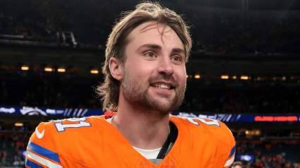 El mariscal de campo titular de los Broncos, con 17 partidos a sus espaldas, consigue un contrato millonario durante la pretemporada.