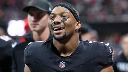 Bijan Robinson, de los Falcons, recibe una importante actualización sobre su contrato por parte de Adam Schefter de ESPN.