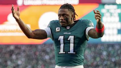 Un jugador de los Patriots da una pista importante sobre un posible traspaso de AJ Brown.