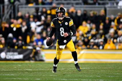 Los Steelers apuntarán a un conocido quarterback veterano si Aaron Rodgers no regresa: Informe