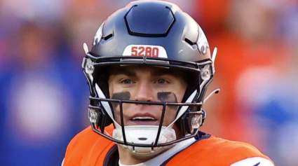 Los Broncos se asocian con un mariscal de campo de 55 touchdowns durante la planificación de la temporada baja.