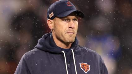 Los Bears intercambian a su creador de juego de 50 millones de dólares con los 49ers por una selección del Draft.