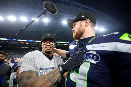 El mariscal de campo de los Seahawks, Sam Darnold, reacciona a las noticias sobre Jaxon Smith-Njigba.