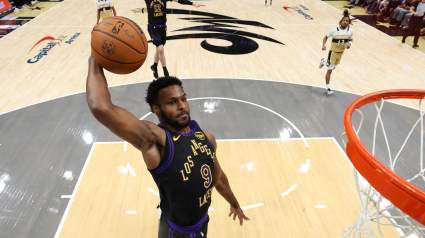 Bronny James recibe información actualizada antes del partido Lakers-Nets tras una noche tranquila en la G League.