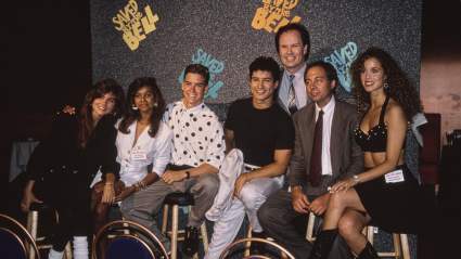 Lark Voorhies recuerda entre lágrimas a un miembro del reparto de 'Salvados por la campana': 'Lo extraño'