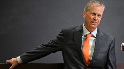 Los Browns propusieron el reencuentro con el polémico receptor abierto tres veces seleccionado al Pro Bowl tras un nuevo informe.