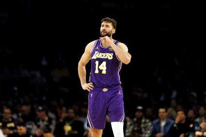 Los Angeles Lakers y Detroit Pistons anuncian informes actualizados de lesiones.