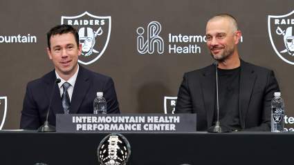 Un informante señala al mariscal de campo veterano que los Raiders necesitan fichar.