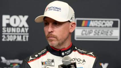Denny Hamlin se fija una fecha de retiro inusual tras su 61.ª victoria en NASCAR.