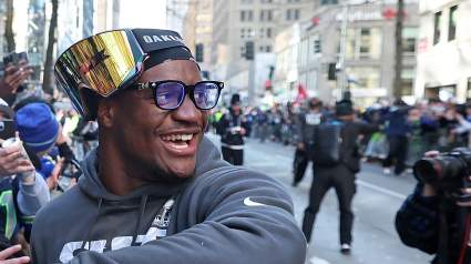 La firma de Kenneth Walker con los Chiefs es calificada como un "sobrepago" por un analista