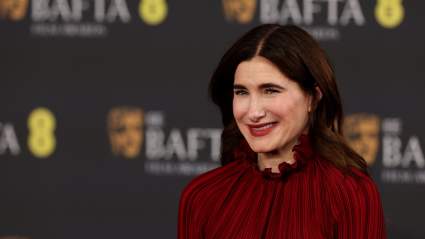 La publicación de Instagram de Kathryn Hahn genera rumores sobre la película de acción real Enredados de Disney