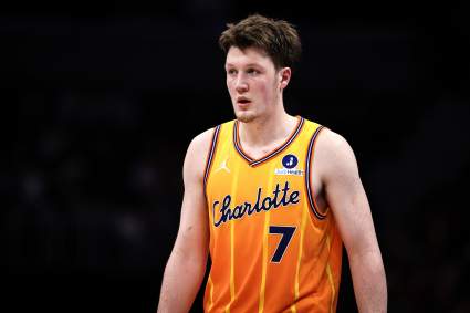 Kon Knueppel recibe una predicción sorprendente sobre la NBA mientras lidera las probabilidades de ser Novato del Año.