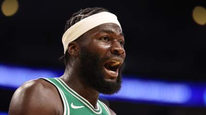 Los Boston Celtics anuncian la incorporación de Neemias Queta antes del partido contra los Hawks.