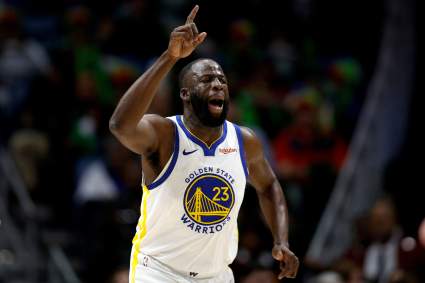 Bam Adebayo, del Heat, recibe una defensa apasionada de Draymond Green.