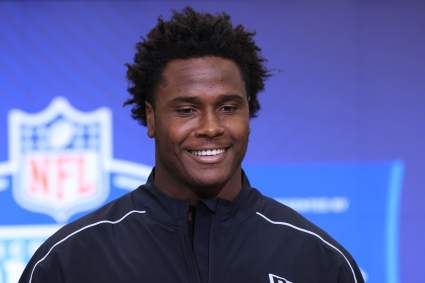 Los Seahawks muestran gran interés en el jugador que logró 11.5 capturas antes del Draft de la NFL.