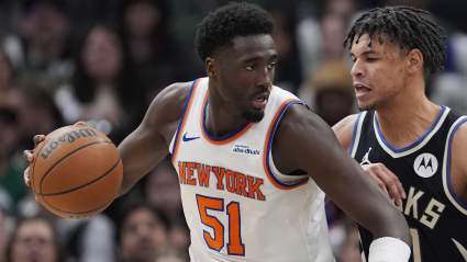Novato de los Knicks recupera su puesto en la rotación tras ser degradado