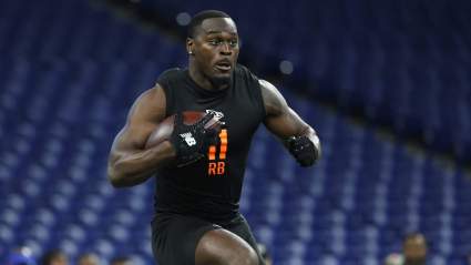 Se insta a los Browns a hacer una sorprendente elección en el sexto puesto general para el arma de 1652 yardas