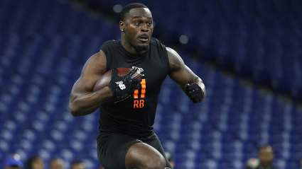 Los comandantes reciben una seria advertencia sobre Jeremiyah Love.