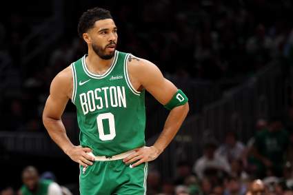 Los Boston Celtics anuncian el estado de Jayson Tatum para el partido contra los Suns.