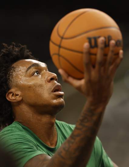 Los Boston Celtics realizan cambios en su plantilla tras el partido contra los Timberwolves.