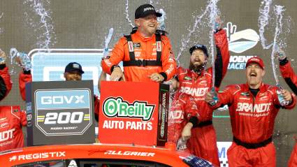 Justin Allgaier remonta para ganar la carrera O'Reilly de NASCAR en Phoenix